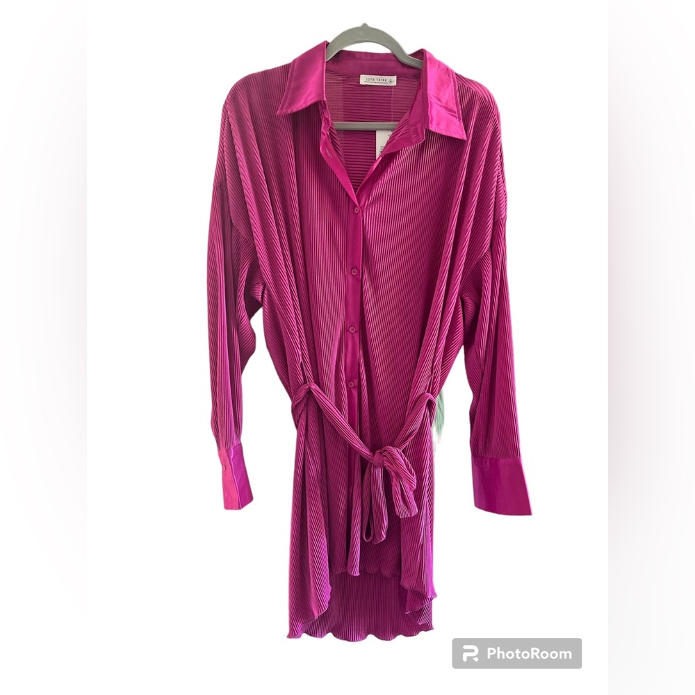 12th tribe fuchsia mini dress, size medium. New with tags